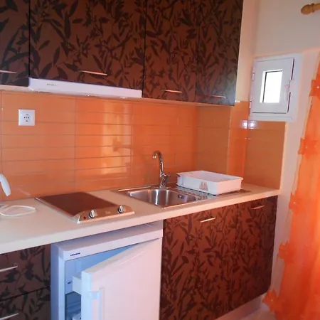 Ramona لورداهاتا