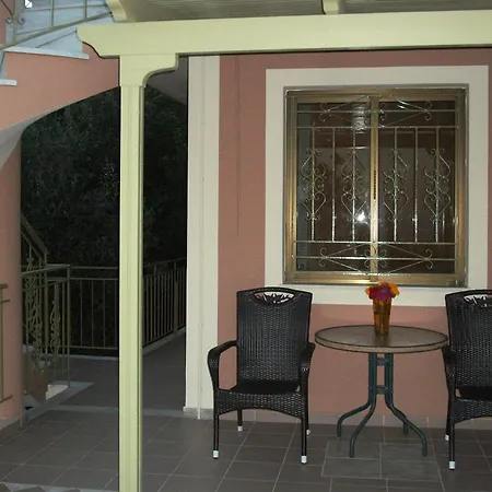 Ramona لورداهاتا